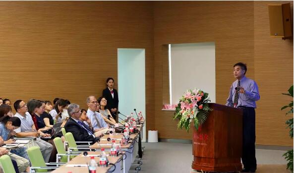 美國(guó)醫(yī)療專家走進(jìn)西安國(guó)際醫(yī)學(xué)中心，開展國(guó)際醫(yī)療合作 