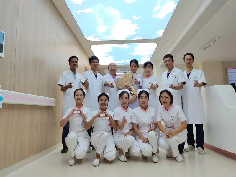 這個(gè)國慶，西安國際醫(yī)學(xué)中心人用守護(hù)向祖國深情表白