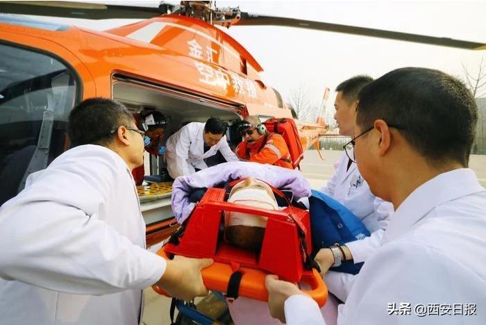 西安日?qǐng)?bào)報(bào)道—65分鐘慶陽—西安！直升機(jī)跨省救援患者