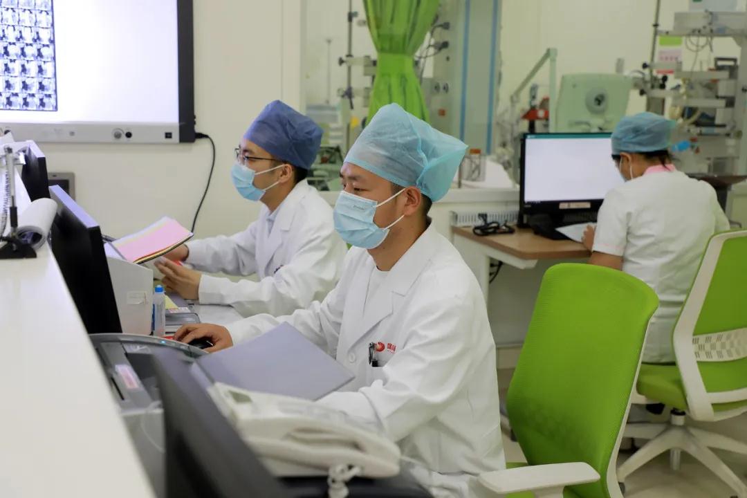 五一勞動節(jié) 有這樣一群人描繪最美敬業(yè)福！