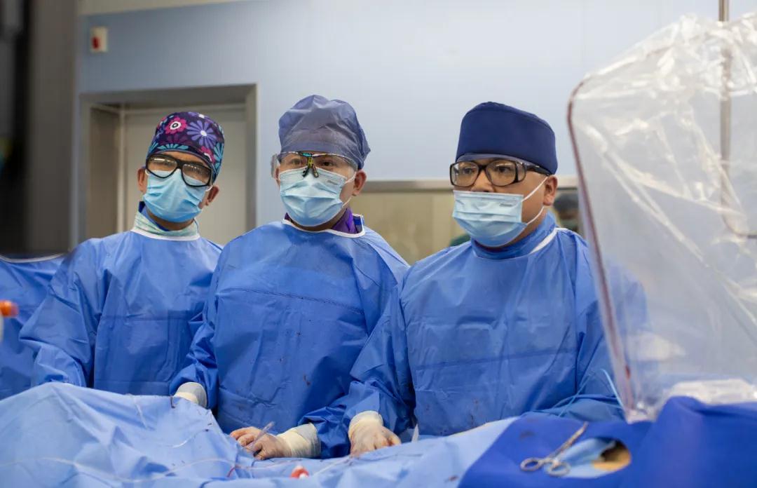 完美！僅5毫米手術(shù)傷口，解決七旬老人主動(dòng)脈夾層及多年“房顫”帶來的腦卒中煩惱！