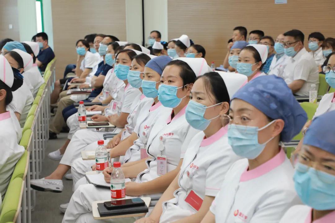 郭樹忠王海昌吳昌歸王海琳等大咖們交流走進(jìn)社會辦醫(yī)的心路歷程