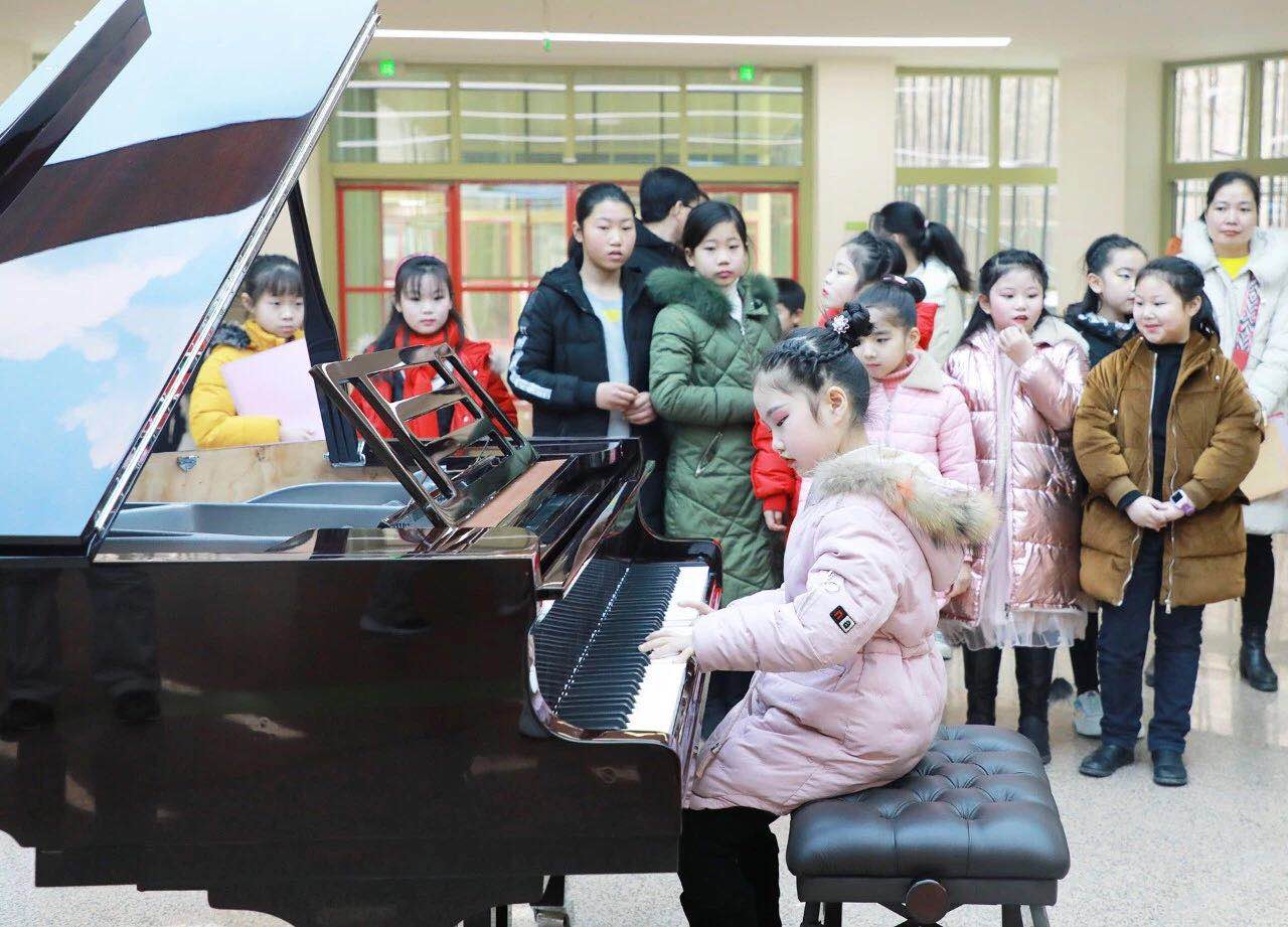 暖心！“小演奏家”走進(jìn)西安國際醫(yī)學(xué)中心醫(yī)院——“寒假健康教育公益行”研學(xué)活動(dòng)之二