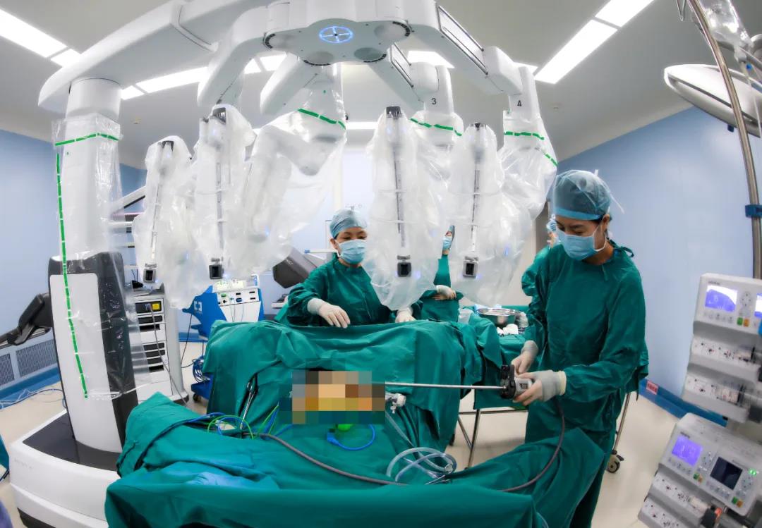 健康時報—第四代達芬奇手術機器人“現(xiàn)身”西安國際醫(yī)學中心醫(yī)院 順利完成“首秀”