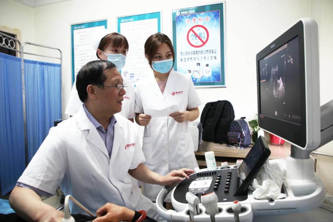 群眾新聞網(wǎng)—小探頭充滿(mǎn)大情懷--周曉東和他的針尖上的“外科消融”藝術(shù)