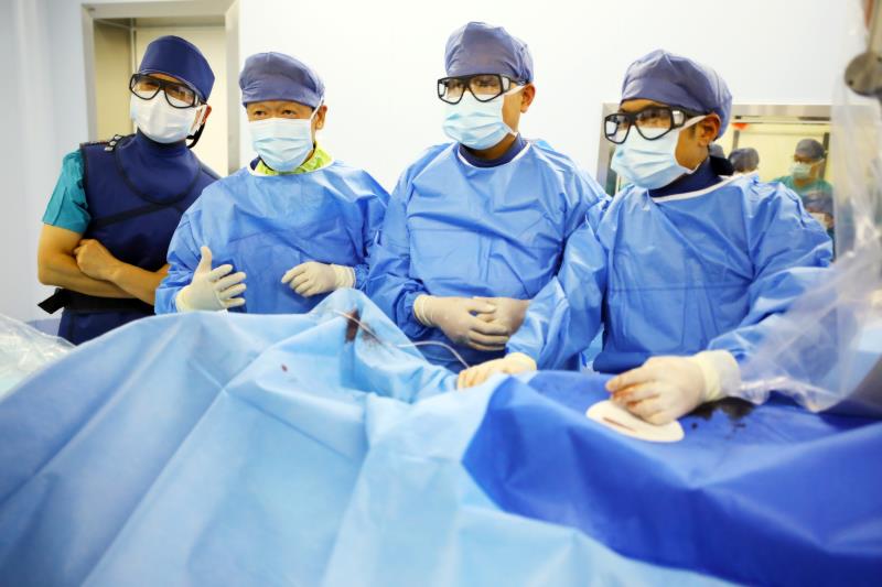 三秦網(wǎng)—?jiǎng)e緊張啊，有我們?cè)谀惴判陌桑?>
				             </a>
                <div   id=