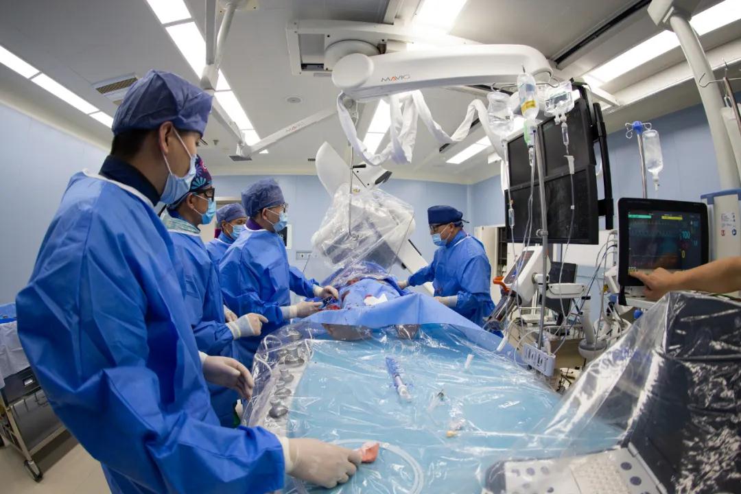 陽光網—數億網民為何點贊這家醫(yī)院的醫(yī)生！