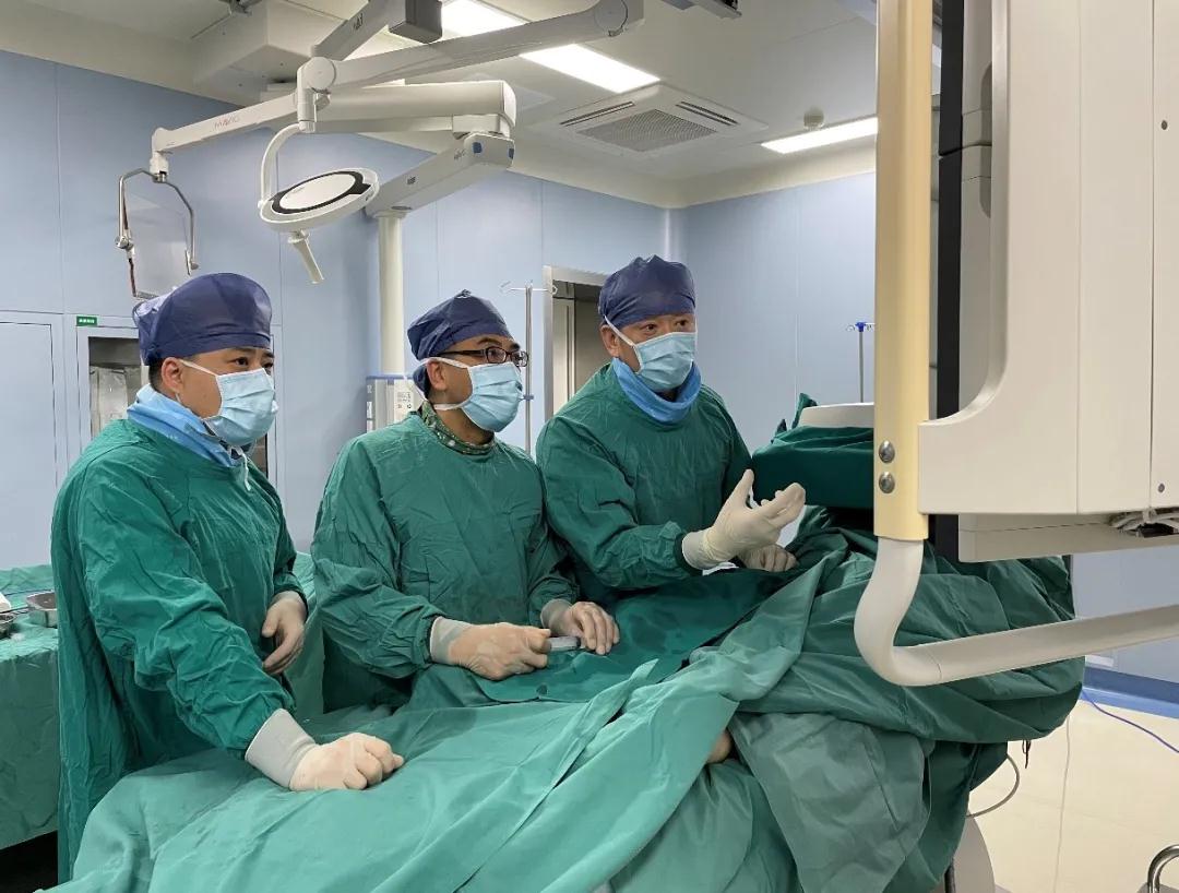 腹壁出現(xiàn)“蚯蚓狀”血管，布加綜合征惹的禍！