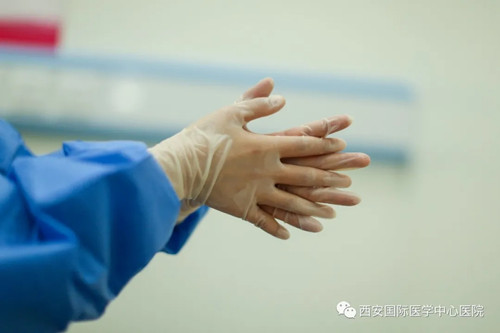 49秒！她的手，已接種了13230人