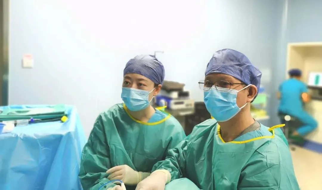 快準穩(wěn)！“針”微創(chuàng)祛除核桃大小甲狀腺結(jié)節(jié)