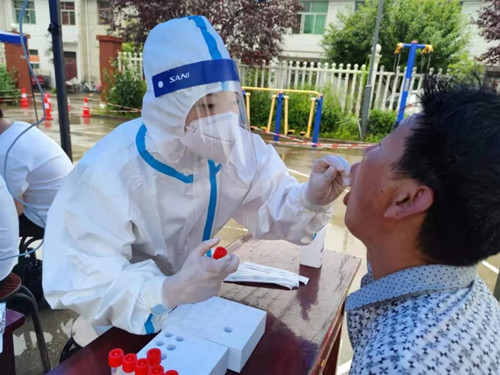 暴風(fēng)雨中，她們做疫情防控前線的“排雷兵”