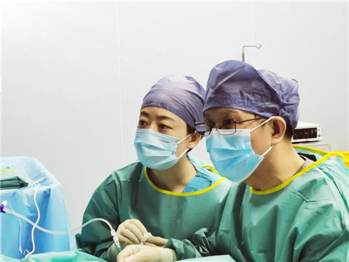 大醫(yī)之術(shù)④｜針尖上的絕絕子：甲狀腺手術(shù)無痕？這項(xiàng)黑科技值得關(guān)注……