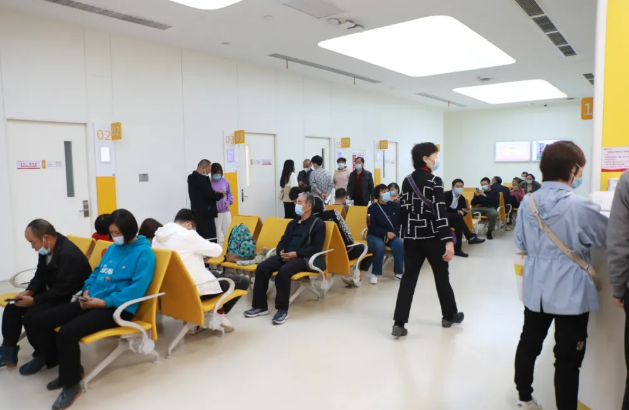 專家提醒：暴飲暴食容易誘發(fā)急性胰腺炎等疾??！