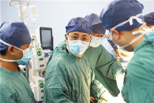 大醫(yī)之道35｜蔡磊：心有猛虎，細(xì)嗅薔薇