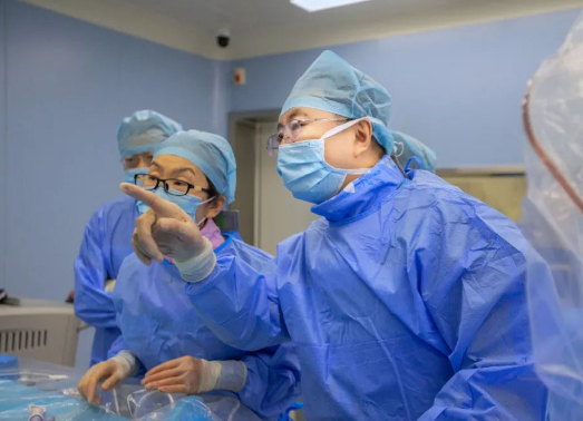 67歲的他輾轉(zhuǎn)大半個(gè)中國(guó)，就為打通“心門”