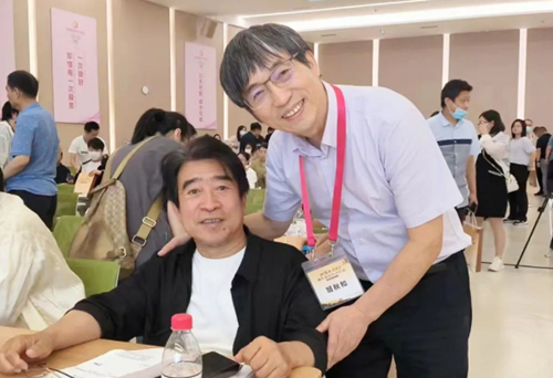 “醫(yī)”往情深15載！一位基層“輪椅”醫(yī)生和醫(yī)學(xué)大咖的故事