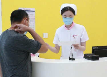 大口吃肉，大碗喝酒！胰腺炎、膽結(jié)石可能已經(jīng)在路上了