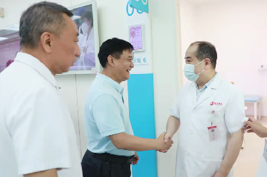 西北大學(xué)王亞杰書記一行來我院開展教師節(jié)慰問活動