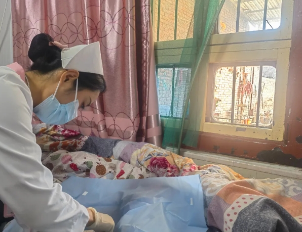 護(hù)理到家，愛不掉線—— “互聯(lián)網(wǎng)+護(hù)理上門”服務(wù)打造24小時(shí)溫馨守護(hù)！