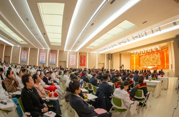 接續(xù)奮斗啟新篇！這場總結(jié)表彰大會(huì)奮進(jìn)感滿滿