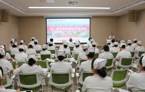 辨證、貼敷、耳穴……解鎖中醫(yī)護(hù)理“新技能”