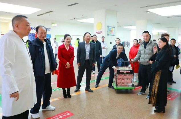 駿馬啟新程——國(guó)際醫(yī)學(xué)集團(tuán)及醫(yī)院領(lǐng)導(dǎo)新春慰問一線員工